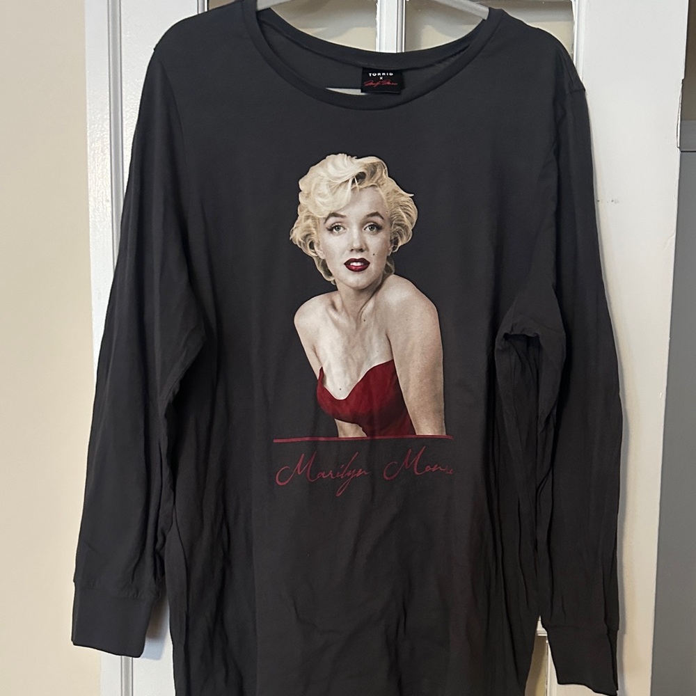 torrid Black Long Sleeve Marilyn Monroe Graphic Tee with Red Accent
